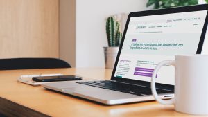 Een computerscherm met de website van Deelkract