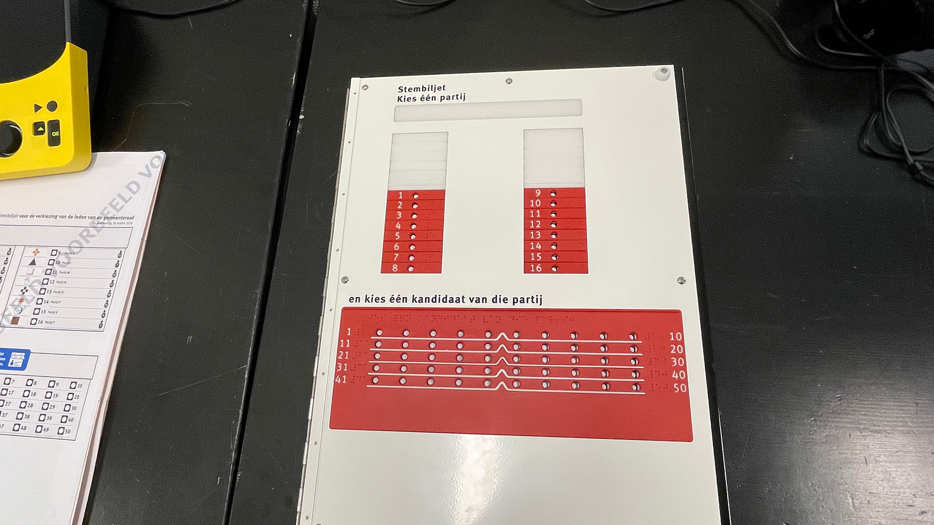 Voorbeeld van een nieuw stembiljet op A3-formaat. Voorbeeld van een nieuw stembiljet op A3-formaat.